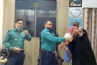 অন্য নারীর কোলে সন্তানকে দিয়ে হারিয়ে গেলেন মা