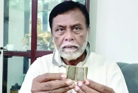 কুমিল্লায় ৩০০ বছরের আগের ক্ষুদ্র কোরআন শরিফের সন্ধান