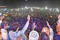 ইমরান খানের পদত্যাগের দাবিতে উত্তাল পাকিস্তান, করাচির রাস্তায় ১০ হাজার জনতা