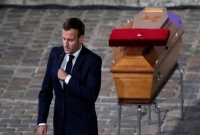 আমরা ইসলামের নবীর কার্টুন প্রদর্শন বন্ধ করবো না, শিরচ্ছেদকৃত শিক্ষক একজন শহীদ: ফরাসী প্রেসিডেন্ট