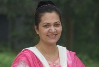 নামাজ পড়তে অসুবিধা হয় বলেই অভিনয় ছেড়েছেন মুক্তি