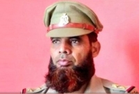 অবশেষে দাড়ি কাটতে রাজি হওয়ায় চাকরি ফিরে পাচ্ছেন ভারতের সেই পুলিশ কর্মকর্তা ইন্তেসার আলী