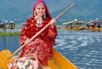 এবার থেকে যে কোনো ভারতীয় কাশ্মীরে জমি কিনতে পারবে