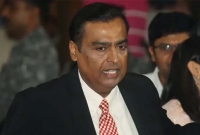 তেলের ব্যবসায় একধাক্কায় ৫০০ কোটি ডলার হারালেন মুকেশ আম্বানী