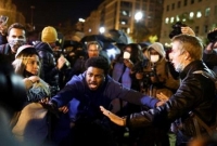 রাস্তায় হাজার হাজার ট্রাম্পবিরোধী বিক্ষোভকারী 