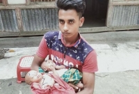  দুধ না পেয়ে দিন-রাত কাঁদছে নবজাতক দুই ফুটফুটে সন্তান