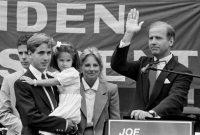 আমেরিকার নব নির্বাচিত প্রেসিডেন্ট জো বাইডেনের রাজনৈতিক জীবন