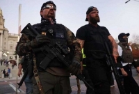  আমেরিকার রাস্তায় ভারী অস্ত্রশস্ত্র নিয়ে ট্রাম্প সমর্থকদের মহড়া