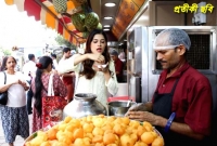 টয়লেটের নোংরা পানি দিয়ে ফুচকার টক বানানোর সময় বিক্রেতা ধরা