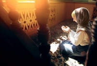 আলহামদুলিল্লাহ্, কোরআন তেলাওয়াত শুনে ফরাসি তরুণীর ইসলাম গ্রহণ