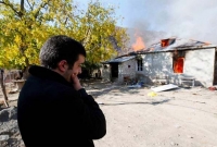 নাগোরনো-কারাবাখে নিজেদের বাড়ি পোড়াচ্ছেন আর্মেনীয়রা
