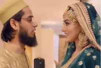 স্বামীর সঙ্গে ‘আয়াতুল কুরসি’ পড়ছেন সানা খান