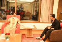 যোগী আদিত্যনাথের সঙ্গে দেখা করে পাশে থাকার বার্তা দিলেন অক্ষয় কুমার