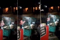 ঢাকা- নারায়ণগঞ্জ রুটে চলন্ত ট্রেন থামিয়ে ঝালমুড়ি কিনল চালক!  ঢাকা- নারায়ণগঞ্জ রুটে চলন্ত ট্রেন থামিয়ে ঝালমুড়ি কিনল চালক!