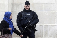 ‘ধর্মীয় চরমপন্থা’ ছড়ানো হচ্ছে সন্দেহে ৭৬টি মসজিদে নজরদারি বাড়াল ফ্রান্স