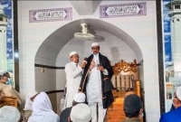 মসজিদে উপস্থিত মুসল্লিদের কাছে নিজের ভুল-ভ্রান্তির জন্য ক্ষমা চাইলেন শামীম ওসমান