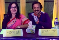 'তোমাকে কিছু বলবার জন্য থামলেই রাজ্যের স্মৃতি কথা ভীড় করে'