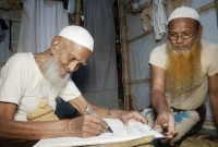  ১০৮ বছর বয়সেও ফজরের নামাজ পড়ে দিন শুরু করেন মোহাম্মদ এরশাদ