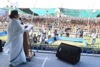 আমায় দুঃখ দেবেন না, দুঃখ দিলে আমি অভিমান করে চলে যাব: মমতা