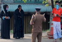 পরিবারের আপত্তি সত্বেও করোনায় মৃত ১৯ জন মুসলিমের দেহ পুড়িয়ে দিলো শ্রীলঙ্কা