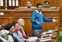 ব্রিটিশদের চেয়েও খারাপ শাসক মোদি সরকার: কৃষি আইনের কপি ছিঁড়ে বললেন কেজরিওয়াল