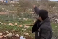 মুরগিকে তেড়ে আসতে দেখে আতঙ্কে গুলিবর্ষণ ইসরাইলি সেনাদের, ভাইরাল ভিডিও!