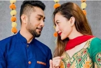 ১২ বছরের বড় প্রেমিকাকে বিয়ে করছেন গওহর খান