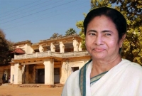 'মমতা ব্যানার্জীকে অপমান, বিশ্বভারতীর শতবর্ষ উদযাপনে আমন্ত্রণই জানানো হয়নি'