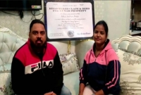 বিবাহবার্ষিকীতে স্ত্রীকে উপহার হিসেবে চাঁদে তিন একর জমি কিনে দিলেন স্বামী