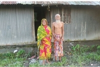 জোটে না ভাত-কাপড়, অভাবে স্ত্রীর ওড়না পরে লজ্জা নিবারণ!