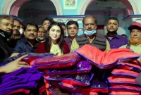 শীতে বিপর্যস্ত অসহায় মানুষের পাশে অপু বিশ্বাস