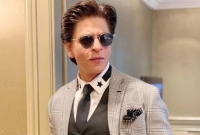 জামাকাপড় খুলে রাস্তায় দৌঁড়াবেন না, আপনাকে গ্রেফতার করা হতে পারে : শাহরুখ খান