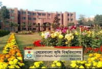 আমার সন্দেহ হওয়ায় সেখানে গিয়ে তাদের আপত্তিকর অবস্থায় দেখি