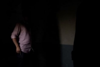 পুরুষশূন্য বাসায় ঢুকে নারীদের স্পর্শকাতর নানা প্রশ্ন, গায়ে হাত দিয়ে শ্লীলতাহানিরও চেষ্টা