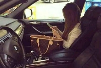 ভেতরে স্ত্রী ছিল বলে গাড়িতেই লাগিয়ে রেখেছিল চাবি, স্ত্রীসহ গাড়ি নিয়ে পালালেন চোর!