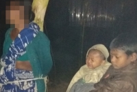 হৃদয় বিদারক ঘটনা! মাকে বেঁধে রাখা হয়েছে গাছে, দুধ খেতে না পেয়ে কাঁদছে শিশু