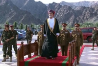 আইন করে নিজের বড় ছেলেকে ক্রাউন প্রিন্স বানালেন ওমানের সুলতান