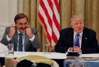 ডোনাল্ড ট্রাম্পকে সামরিক শাসন জারির প্রস্তাব!