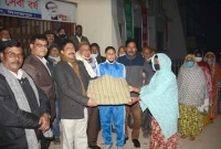 শীতার্তদের মাঝে এমপি গোপালের শীতবস্ত্র বিতরণ