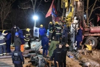 'আমাদেরকে উদ্ধার প্রচেষ্টা বন্ধ করবেন না, আমরা জীবিত'