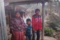 অন্যের পুকুরপাড়ই আশ্রয়স্থল এই অসহায় পরিবারের! অন্যের পুকুরপাড়ই আশ্রয়স্থল এই অসহায় পরিবারের!
