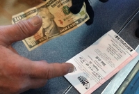  লটারিতে ৮ হাজার কোটি টাকা বিজয়ীকে খুঁজে পাওয়া যাচ্ছে না!