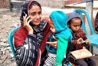 তীব্র শীতের মধ্যে ফুটফুটে ২ সন্তান ও স্ত্রীকে বাসস্ট্যান্ডে রেখে পালালেন স্বামী!