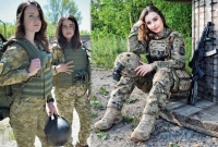 ডিউটির সময়ও সেজেগুজে থাকতে পারবেন যুক্তরাষ্ট্রের নারী সেনারা