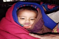 অভাব–অনটনে কোলের শিশুকে অথৈ পানিতে ছুড়ে ফেললেন মা!