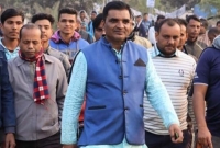 ১৫ দিনের ছুটি নিয়ে ভোট করে নৈশপ্রহরী থেকে পৌর মেয়র