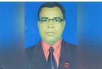  মসজিদে নামাজের মধ্যেই ঢলে পড়লেন মৃত্যুর কোলে