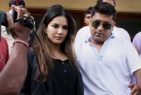 অর্থ জালিয়াতির মামলায় ফেঁসে যাচ্ছেন সানি লিওন