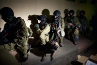 বাসা থেকে হামাসের শীর্ষ নেতাকে তুলে নিয়ে গেল ইসরাইলি বাহিনী