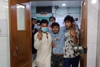 রক্তাক্ত ছাত্রদল নেতাকে পুলিশের কাছ থেকে ছিনিয়ে নিলেন ইশরাক  রক্তাক্ত ছাত্রদল নেতাকে পুলিশের কাছ থেকে ছিনিয়ে নিলেন ইশরাক